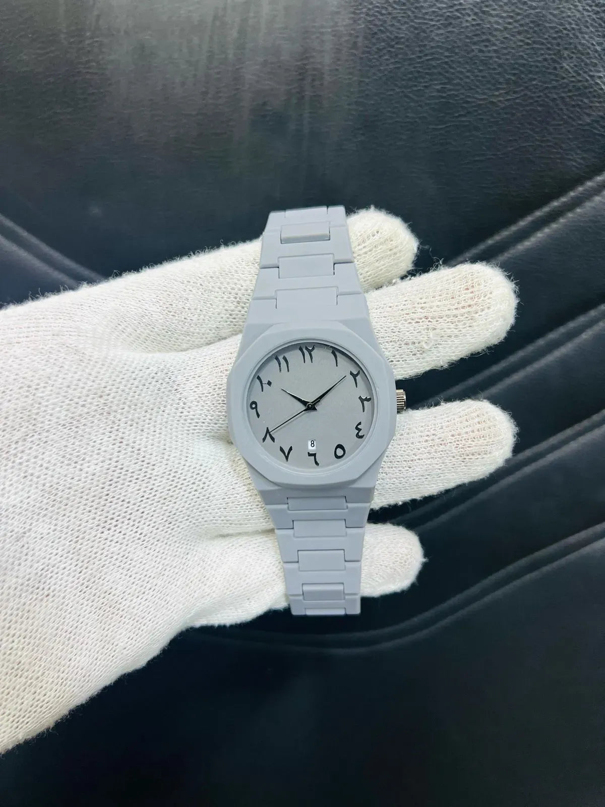 Elegant Minimalist Watch with Eastern Arabic Numerals & Integrated Octagonal Bezel Case - Modern Architectural Style Unisex Timepiece ( grey ).