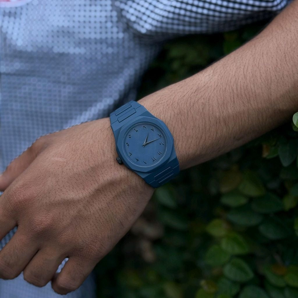 Elegant Minimalist Watch with Eastern Arabic Numerals & Integrated Octagonal Bezel Case - Modern Architectural Style Unisex Timepiece ( blue )