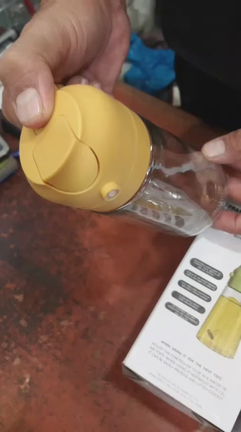 2 in 1 Glass Oil Sprayer and Dispenser, Sprayable and Pourable Oil Bottle 500 ml Random color